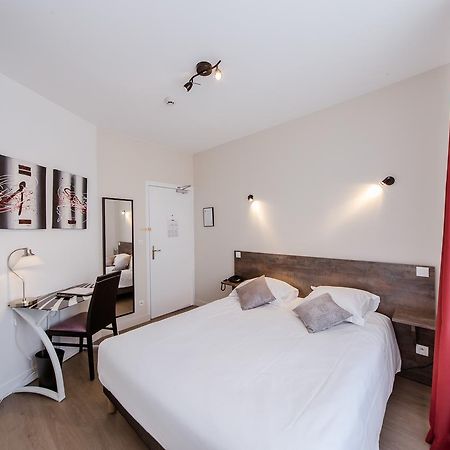Logis Hotel - Le Petit Bellon サンリス エクステリア 写真