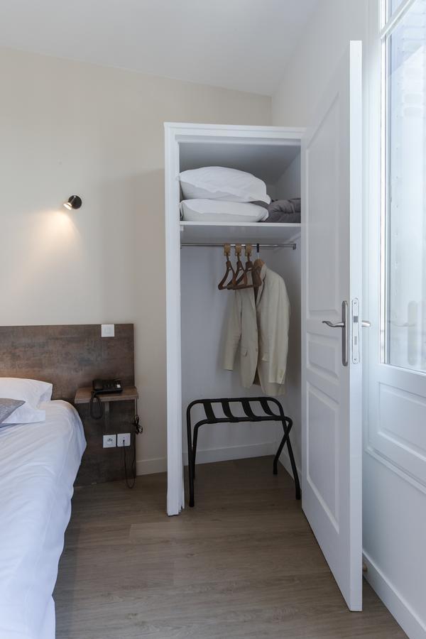 Logis Hotel - Le Petit Bellon サンリス エクステリア 写真