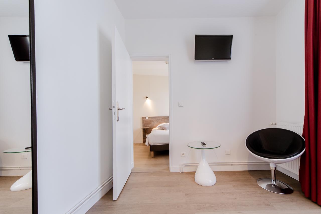 Logis Hotel - Le Petit Bellon サンリス エクステリア 写真