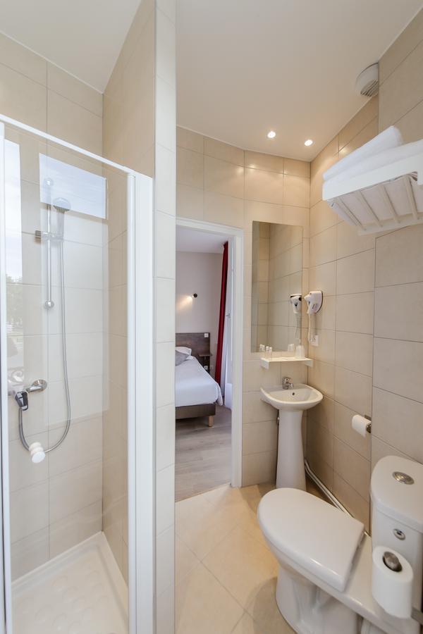 Logis Hotel - Le Petit Bellon サンリス エクステリア 写真