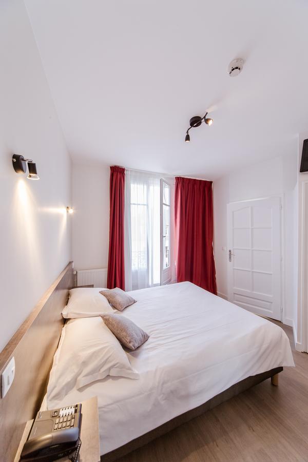 Logis Hotel - Le Petit Bellon サンリス エクステリア 写真